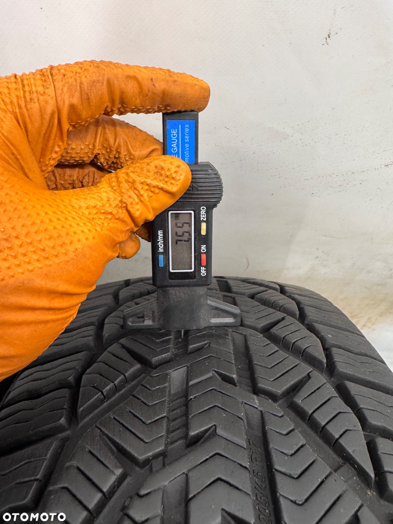 G-2919 195/50R16 88H PIRELLI SNOWCONTROL SUV 3 - 2