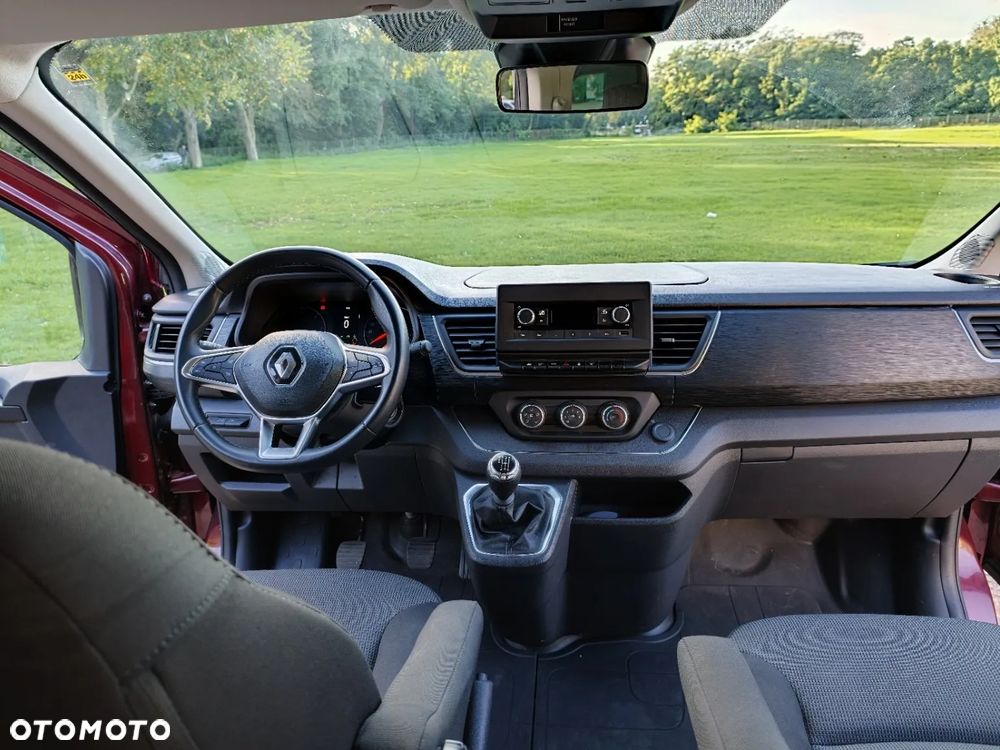 Renault Trafic 2.0 dCi - 11