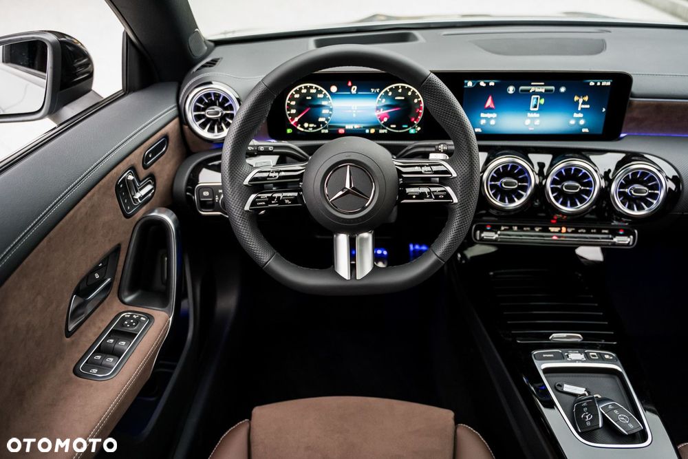 Mercedes-Benz CLA - 22