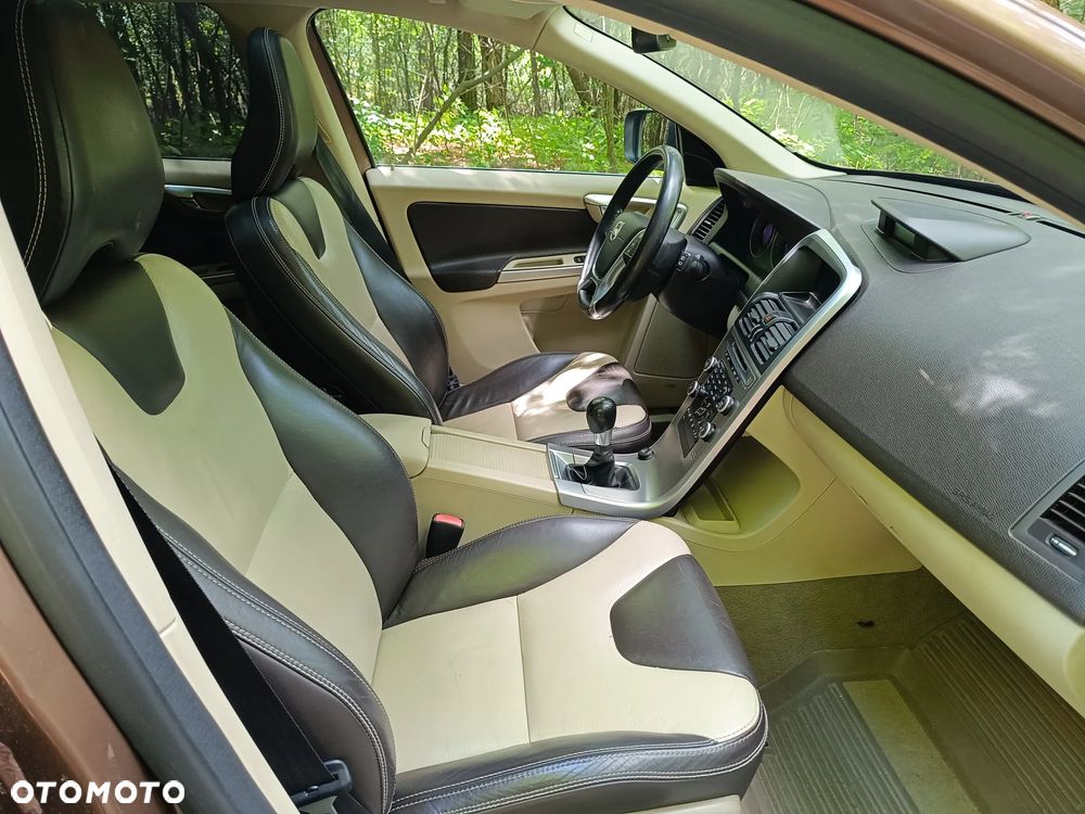 Volvo XC 60 DRIVe R Design - 13