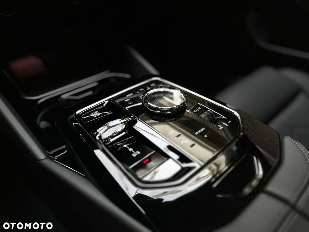 BMW Seria 5 540d xDrive mHEV M Sport - 8