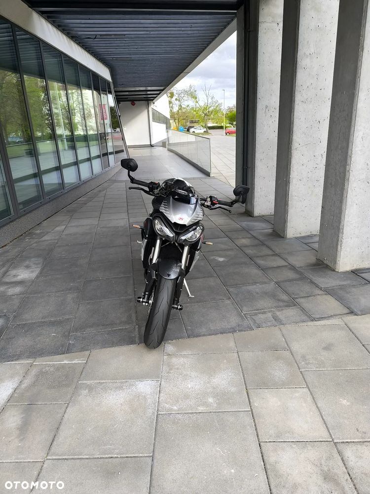 Triumph Street Triple - 19