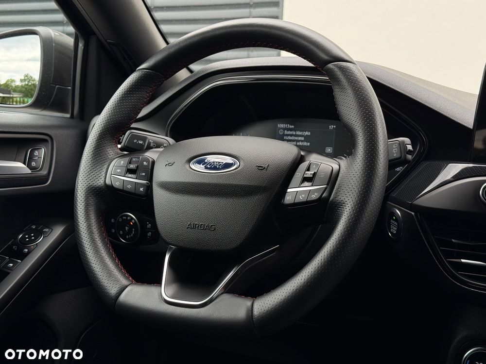 Ford Focus 1.0 EcoBoost Hybrid ST-LINE DESIGN - 10