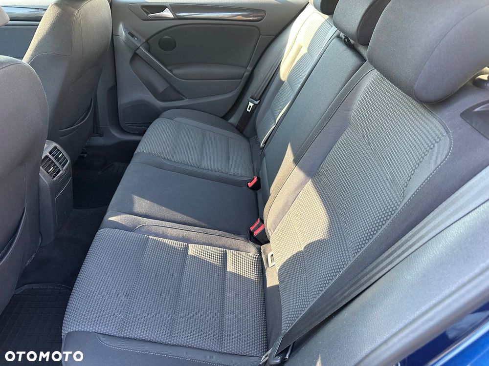 Volkswagen Golf 1.6 Trendline DSG - 11