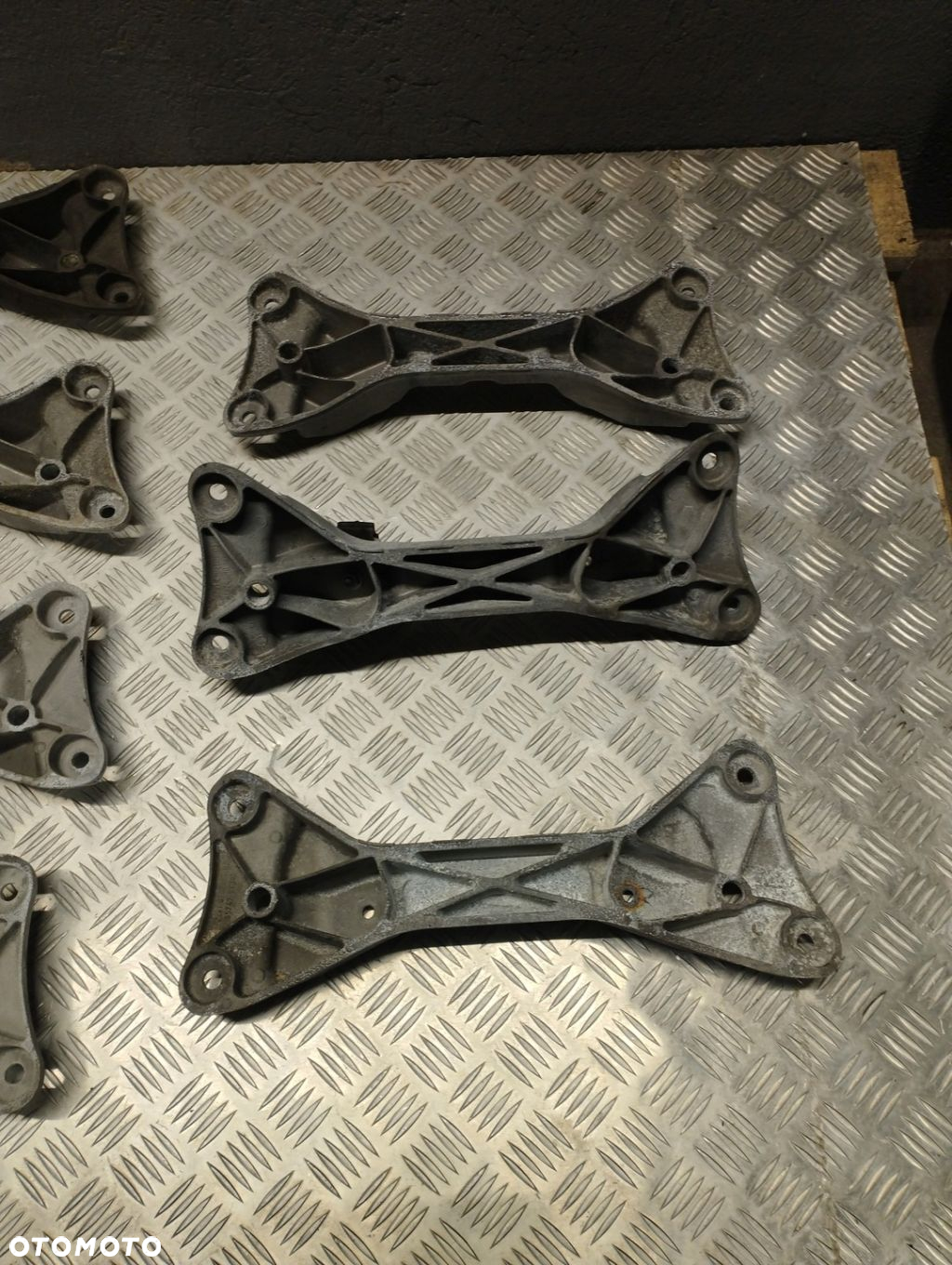 BMW F20 F21 F30 łapa skrzyni biegów 6796607 - 10