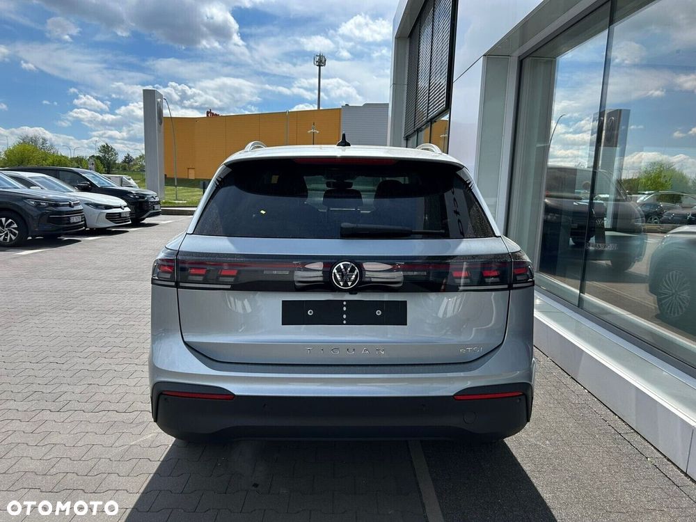 Volkswagen Tiguan - 12