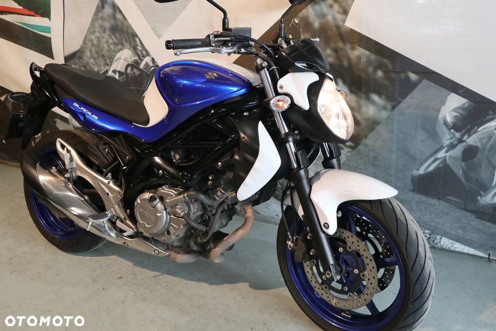 Suzuki Gladius - 14