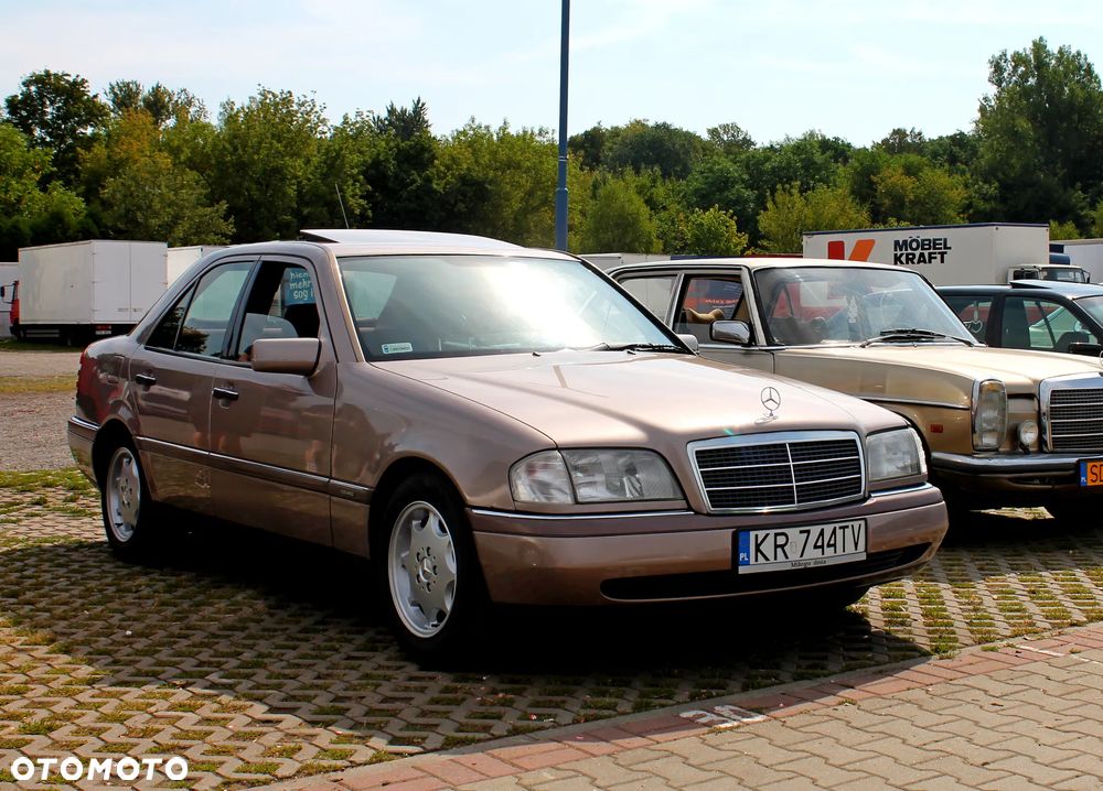 Mercedes-Benz Klasa C 220 D Elegance - 11