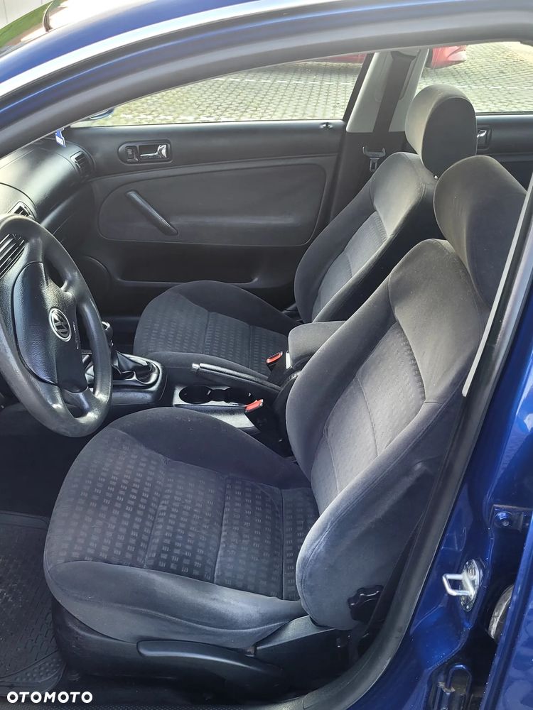 Volkswagen Passat 1.9 TDI 4Mot Comfortline - 13