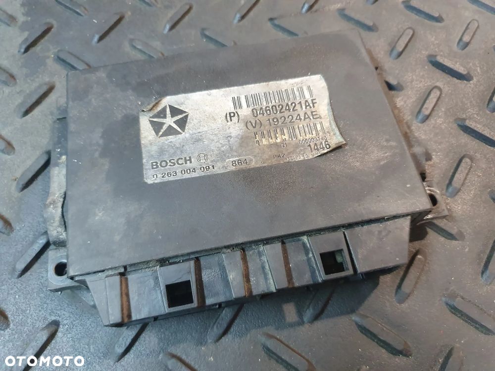 Moduł PDC sterownik parkowania Chrysler 300C 04602421AF - 1
