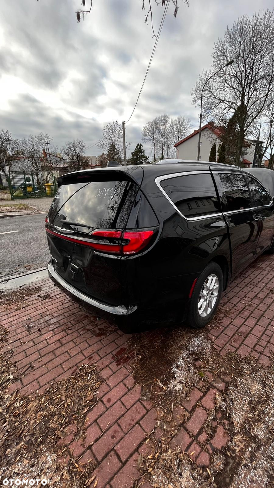 Chrysler Pacifica - 20