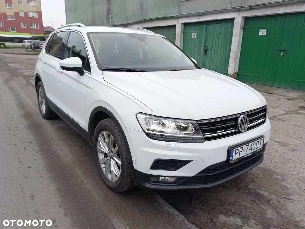 Volkswagen Tiguan - 1