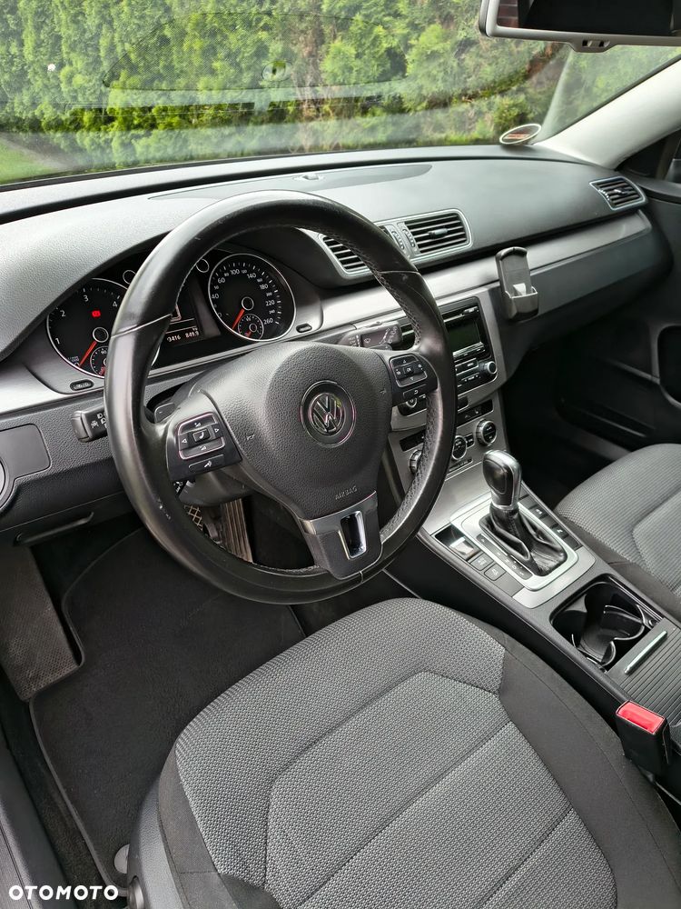 Volkswagen Passat 2.0 TDI DSG BlueMotion Technology Comfortline - 19