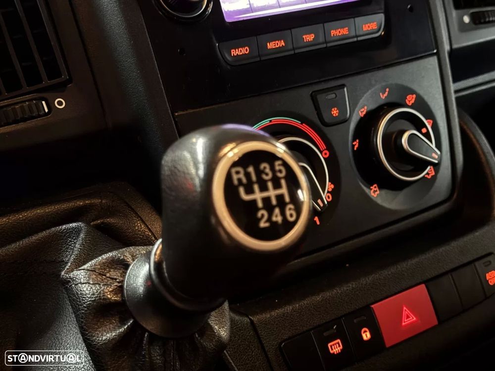 Peugeot boxer 2.2 bluehdi s&s 330 premium - 21