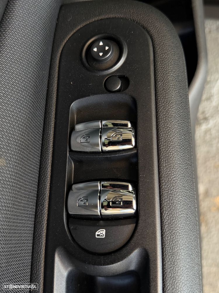 MINI Clubman Cooper Essential - 30