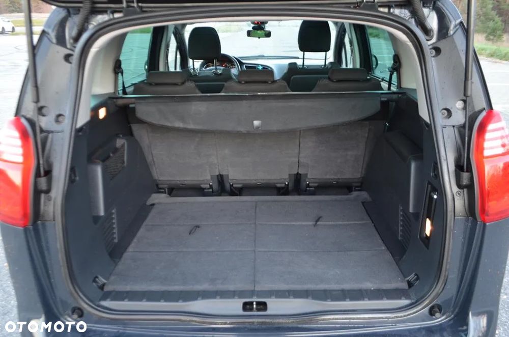 Peugeot 5008 HDI 160 Automatik Business-Line - 29