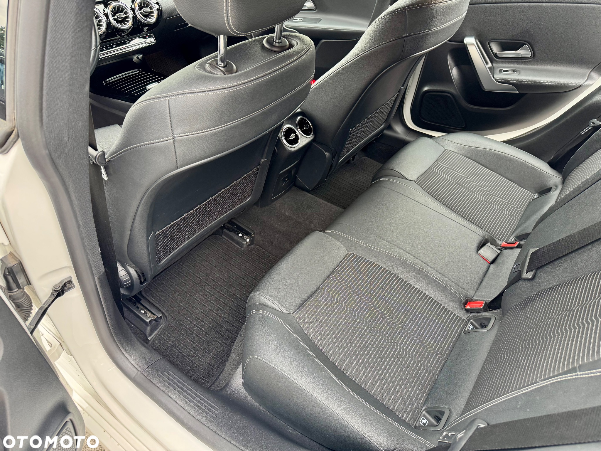 Mercedes-Benz CLA 200 d 8G-DCT - 11