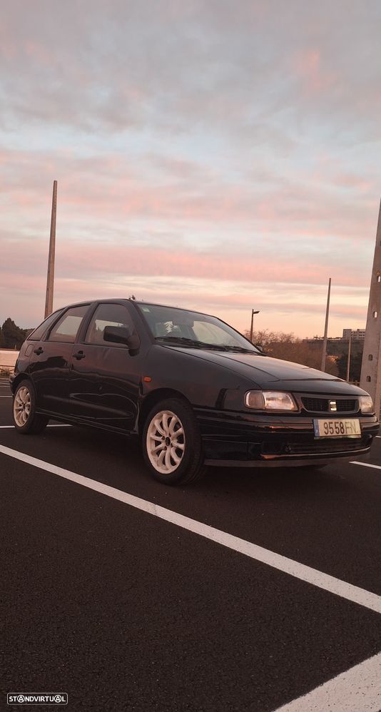 SEAT Ibiza 1.1i Collage - 1