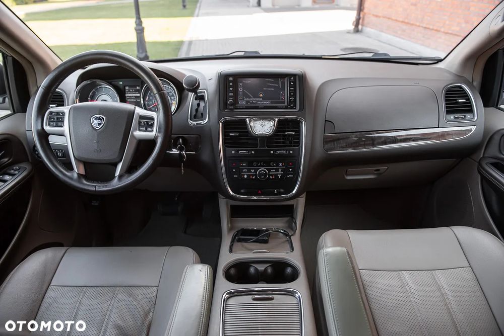 Lancia Voyager 2.8 CRD16v Platinum - 29