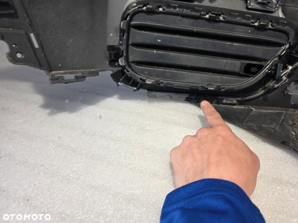 BMW X3 F25 LIFT ZDERZAK PRZEDNI PRZÓD NA SPRYSKI + 4xPDC NR 51117338534 / 7338534 NR AUKCJI NZ2023 - 36