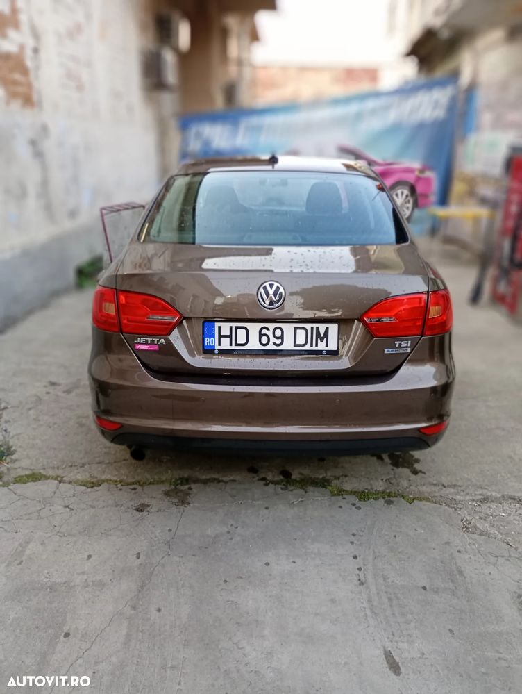 Volkswagen Jetta 1.2 TSI Comfortline - 4
