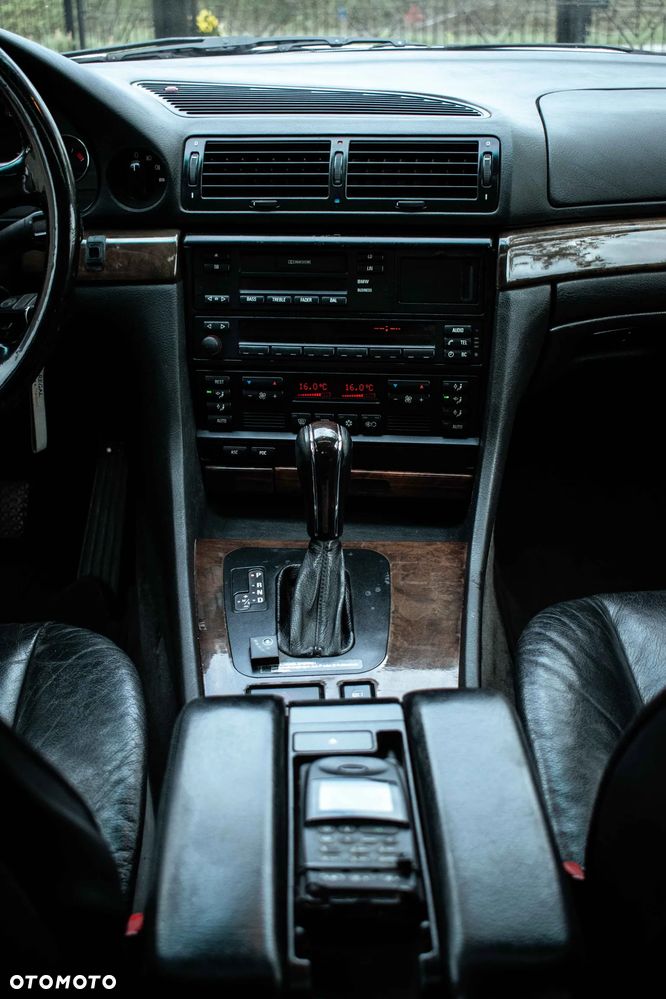 BMW Seria 7 - 18