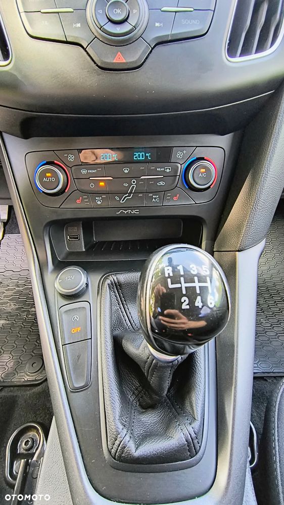 Ford Focus 1.0 EcoBoost Gold X (Trend) - 21