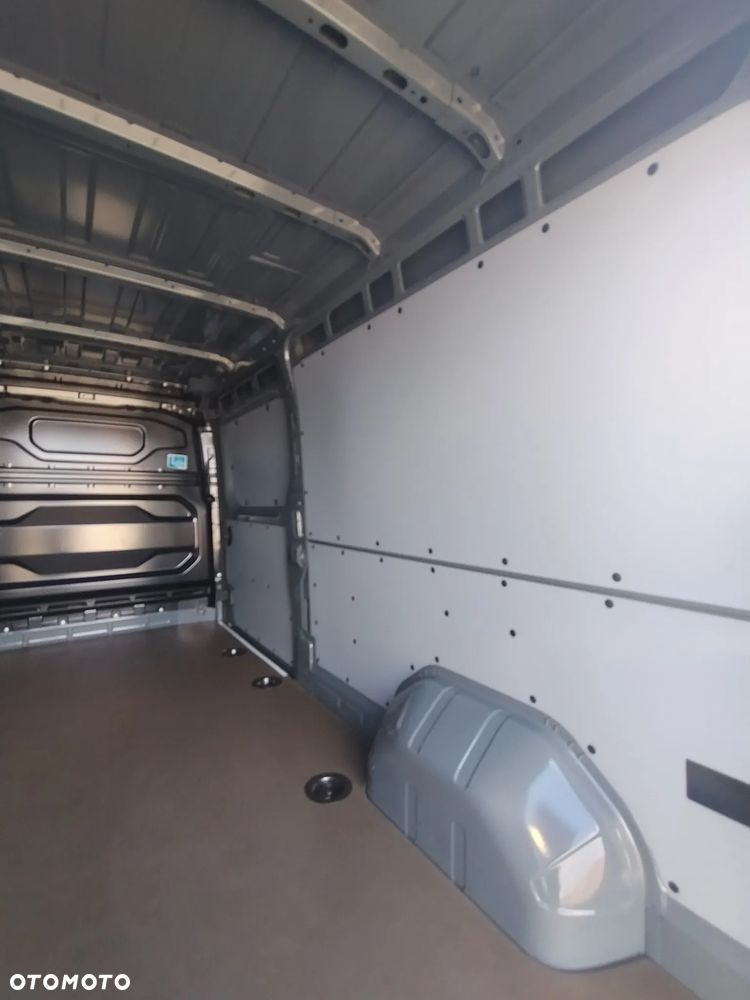 Nissan Interstar - 24