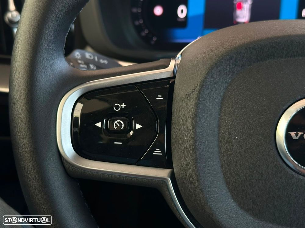 Volvo XC 60 2.0 T6 PHEV Core AWD - 16