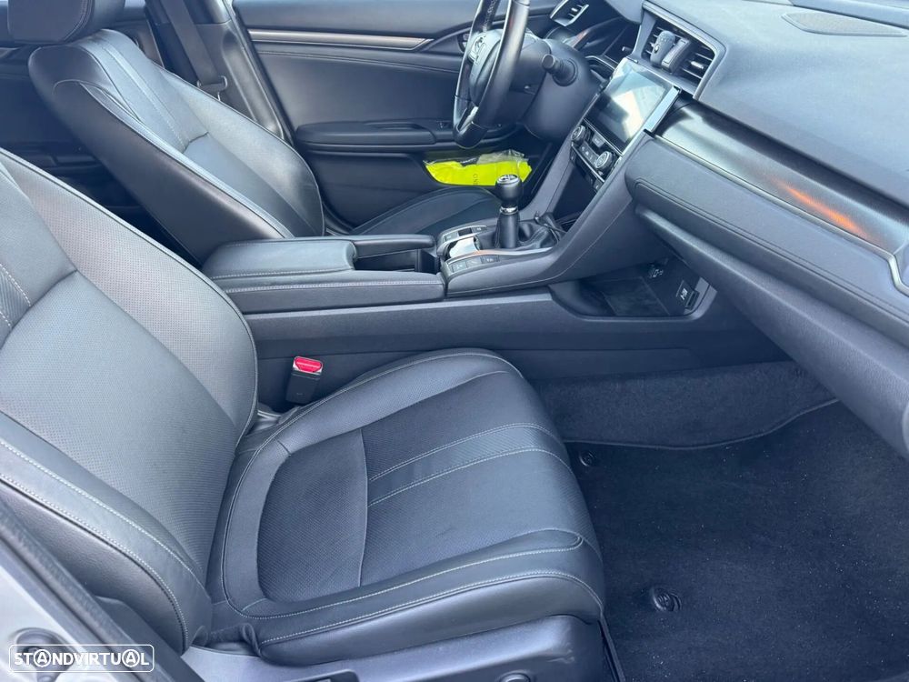 Honda Civic 1.0 i-VTEC Executive Premium - 23