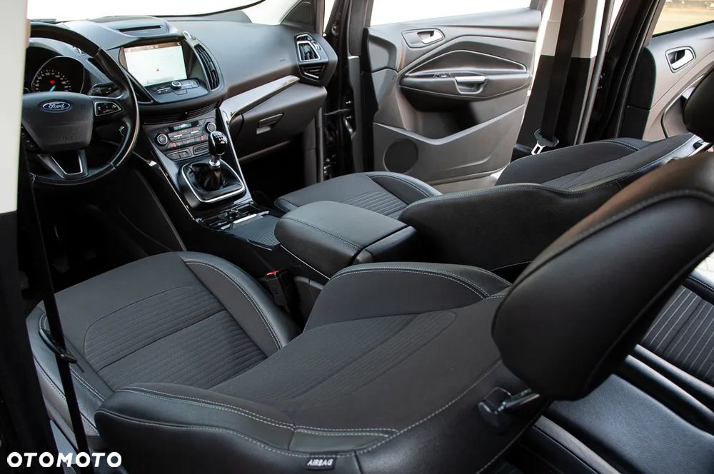 Ford Kuga 1.5 EcoBoost 2x4 Cool & Connect - 32