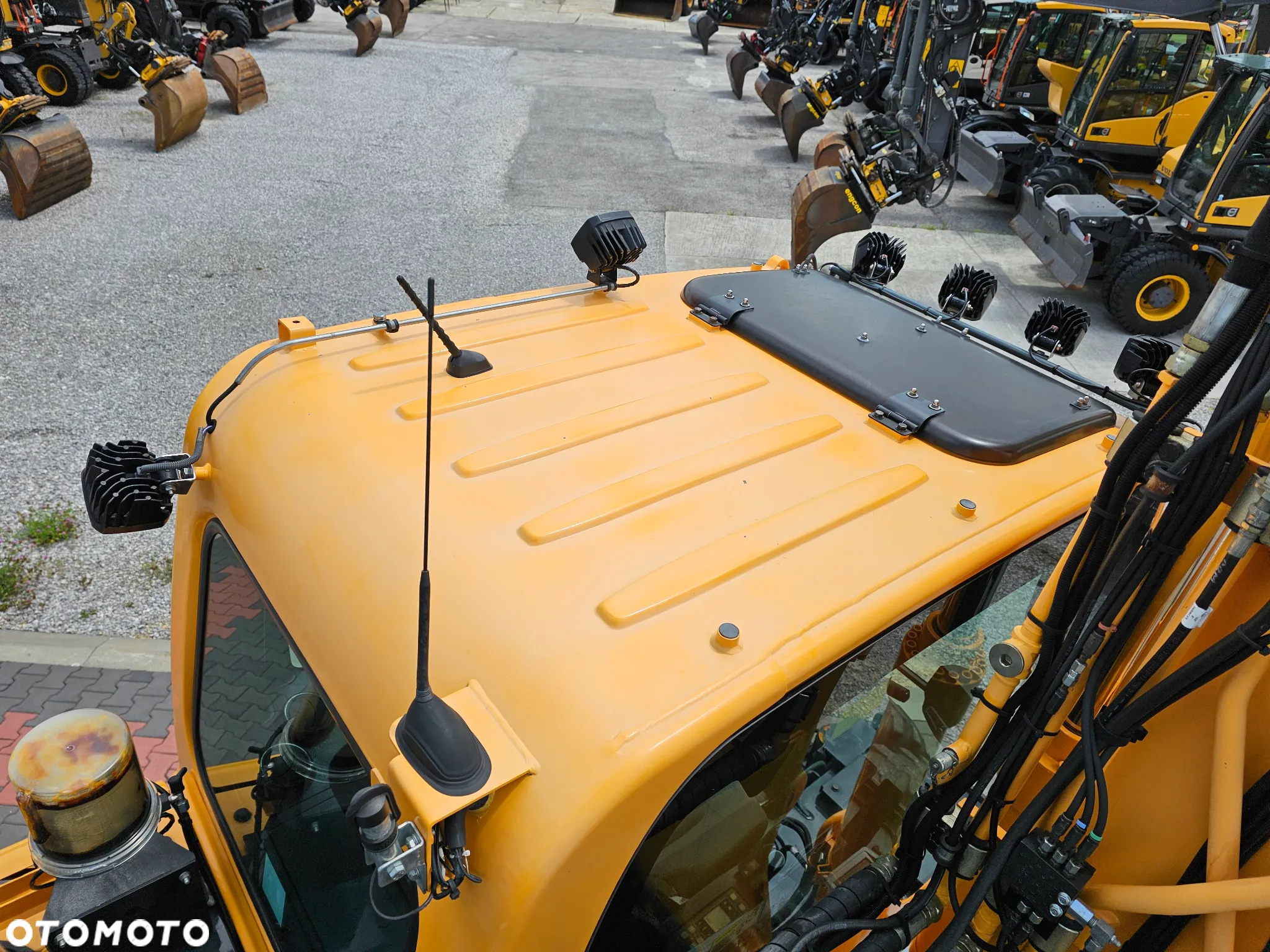 Hyundai 140 W 9 A - 21