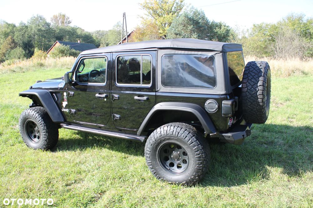 Jeep Wrangler - 24