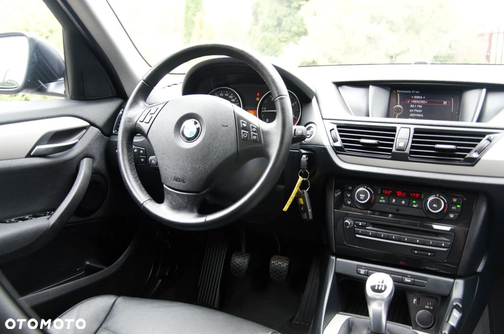 BMW X1 sDrive18d xLine - 14