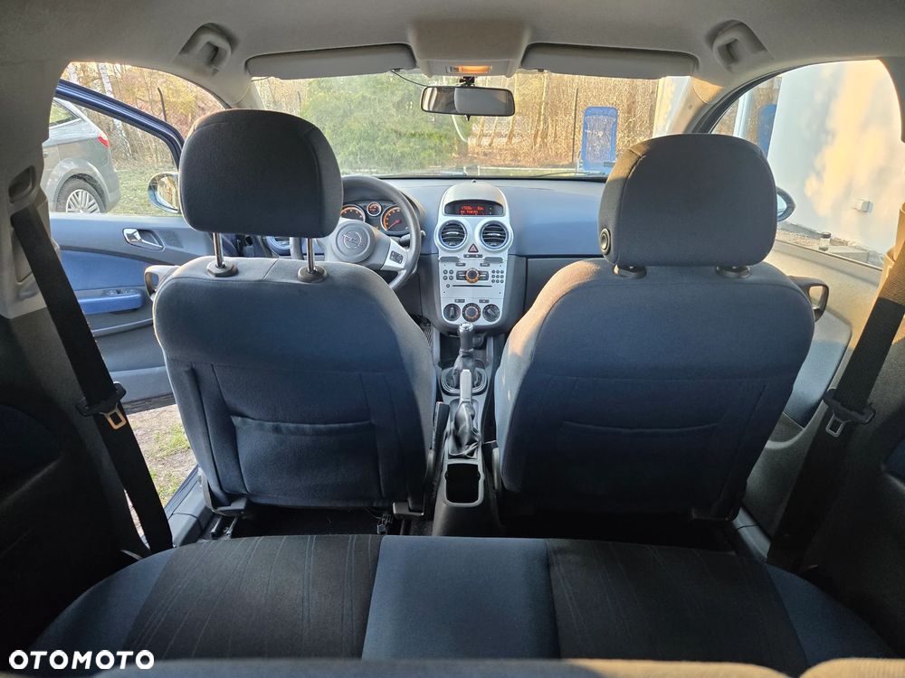 Opel Corsa 1.2 16V Enjoy - 9