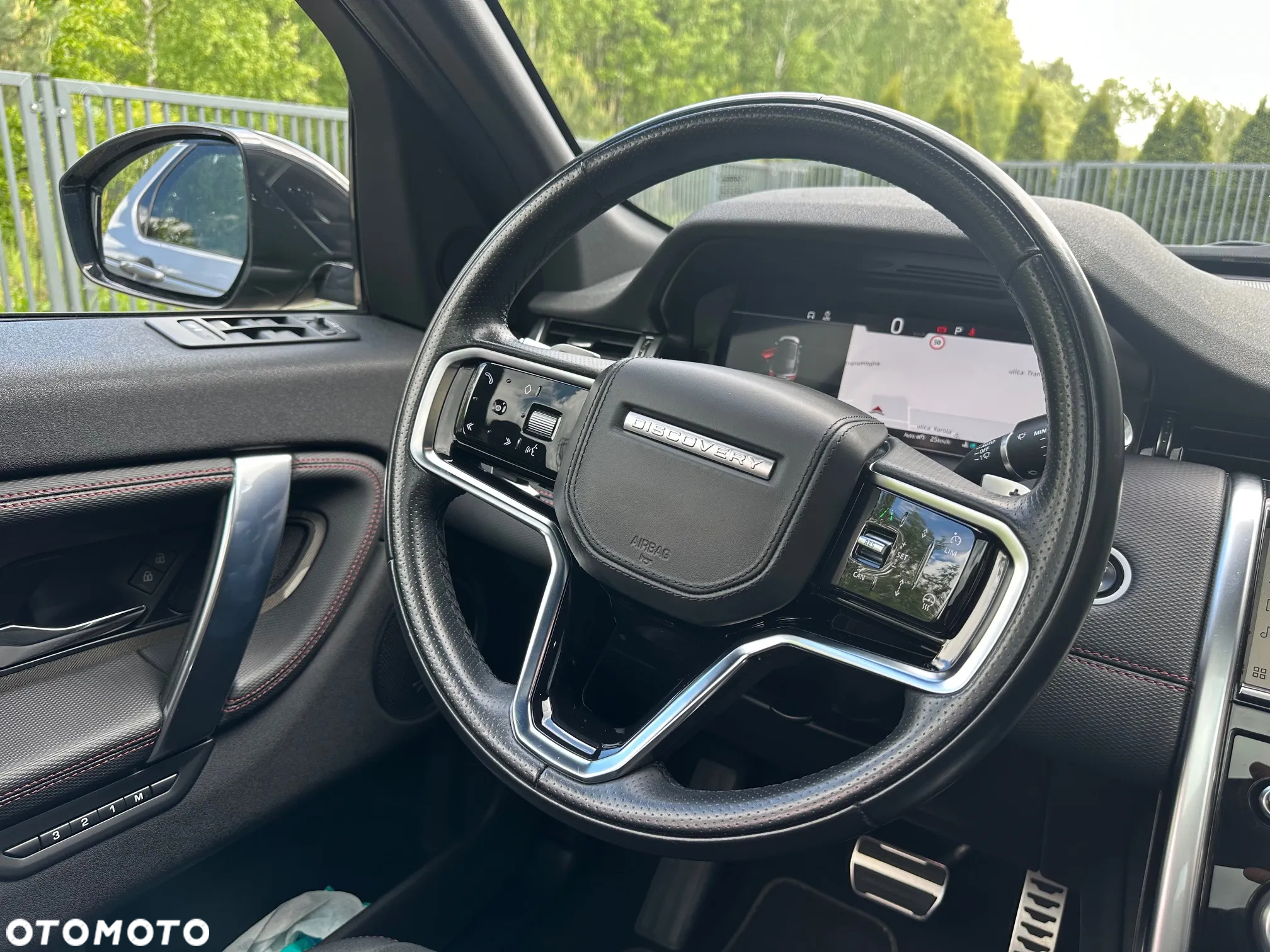 Land Rover Discovery Sport - 28