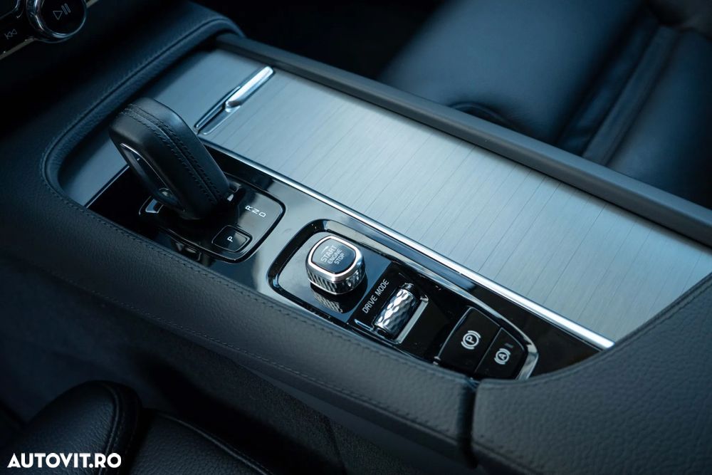 Volvo XC 90 T8 AWD Recharge Geartronic Inscription Edition - 30