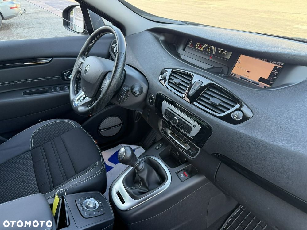 Renault Grand Scenic ENERGY TCe 130 BOSE EDITION - 38