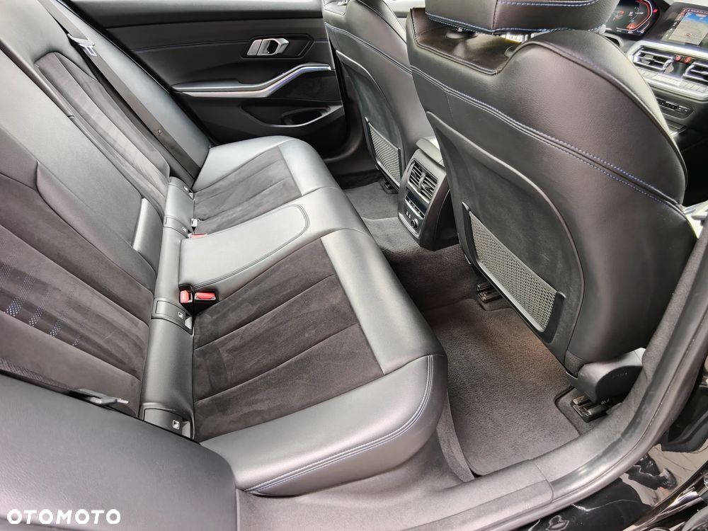 BMW Seria 3 330i M Sport sport - 25
