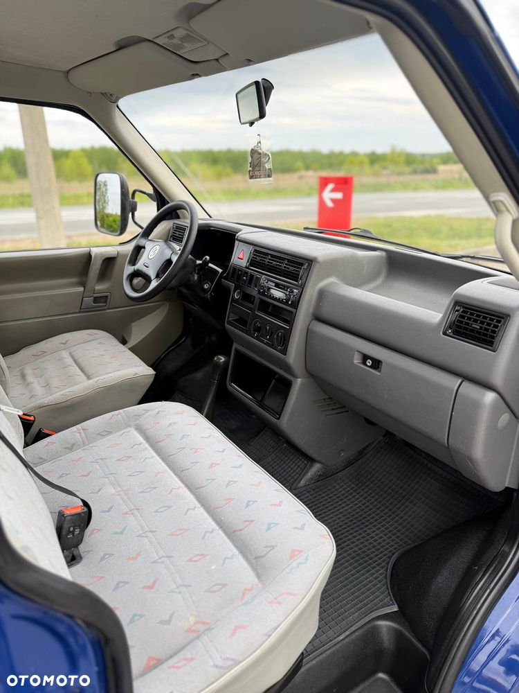 Volkswagen Transporter - 24