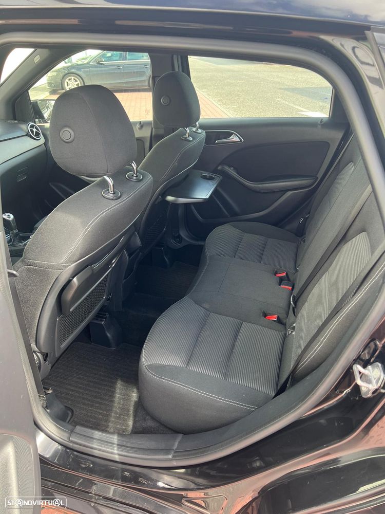 Mercedes-Benz B 180 d Style - 4