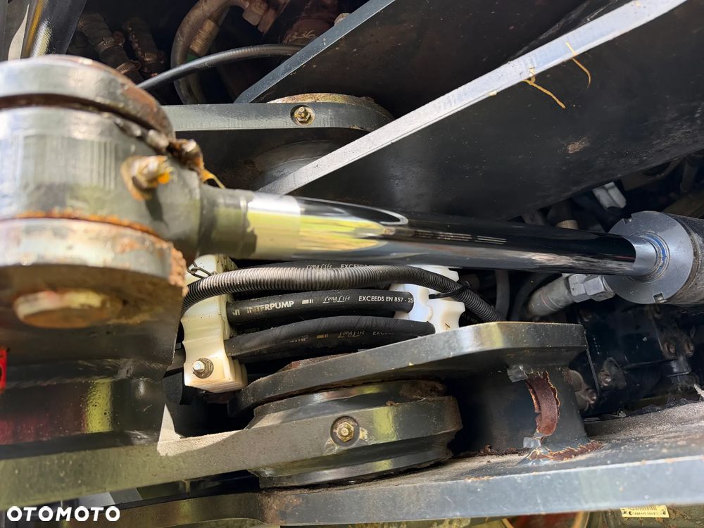 Komatsu WA70-7 Ładowarka Kołowa łamana 2016 rok.  Jak Nowa!  Oryginał łyżka. Mocny silnik 4cylindry. Zero luzów i wycieków. Aktualne Badania DEKRA BMWT. Wielka Okazja. Maszyna jak nowa z Salonu. 4200mtg. Pochodzi z Norweskiego urzędu gminy. Dodatkowe linie Hydrauliczne. Szybka wolna Jazda Rewers Hydrostatic.  Wersja Norwesk Mocne doświetlenie dodatkowe grzanie. kabina Ogrzewana wentylowana! Zmiana Osprzętu Hydrauliczna! - 39