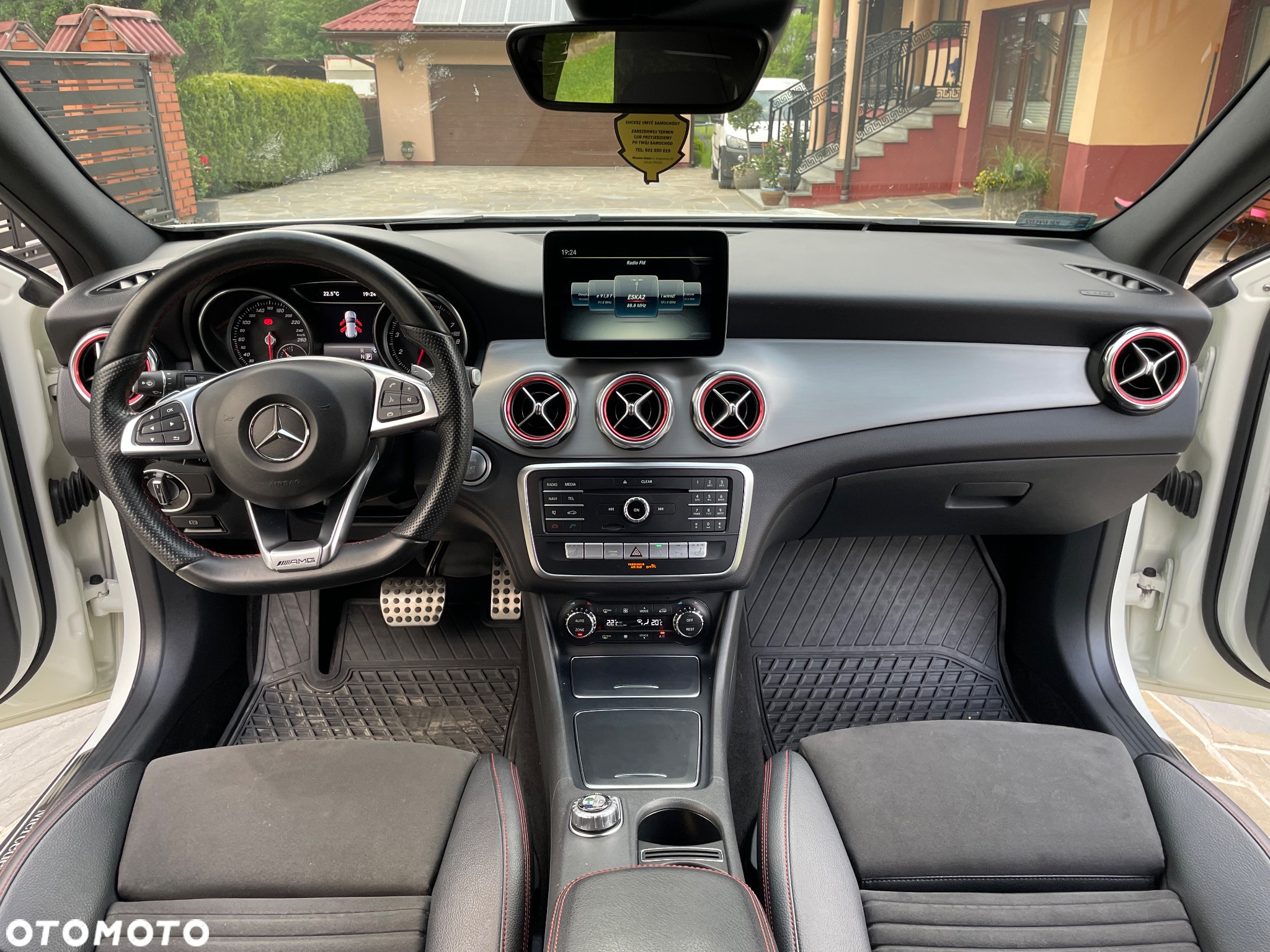 Mercedes-Benz GLA 200 7G-DCT AMG Line - 10