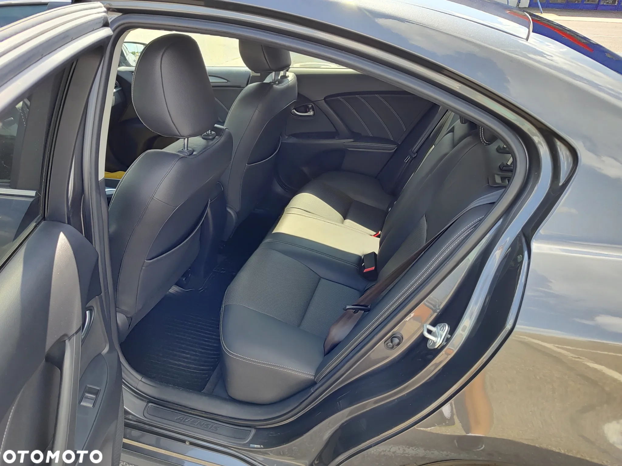Toyota Avensis - 9