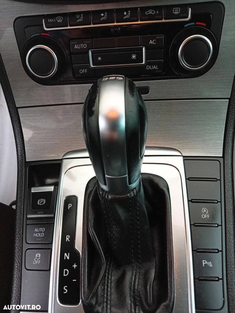 Volkswagen Passat - 11