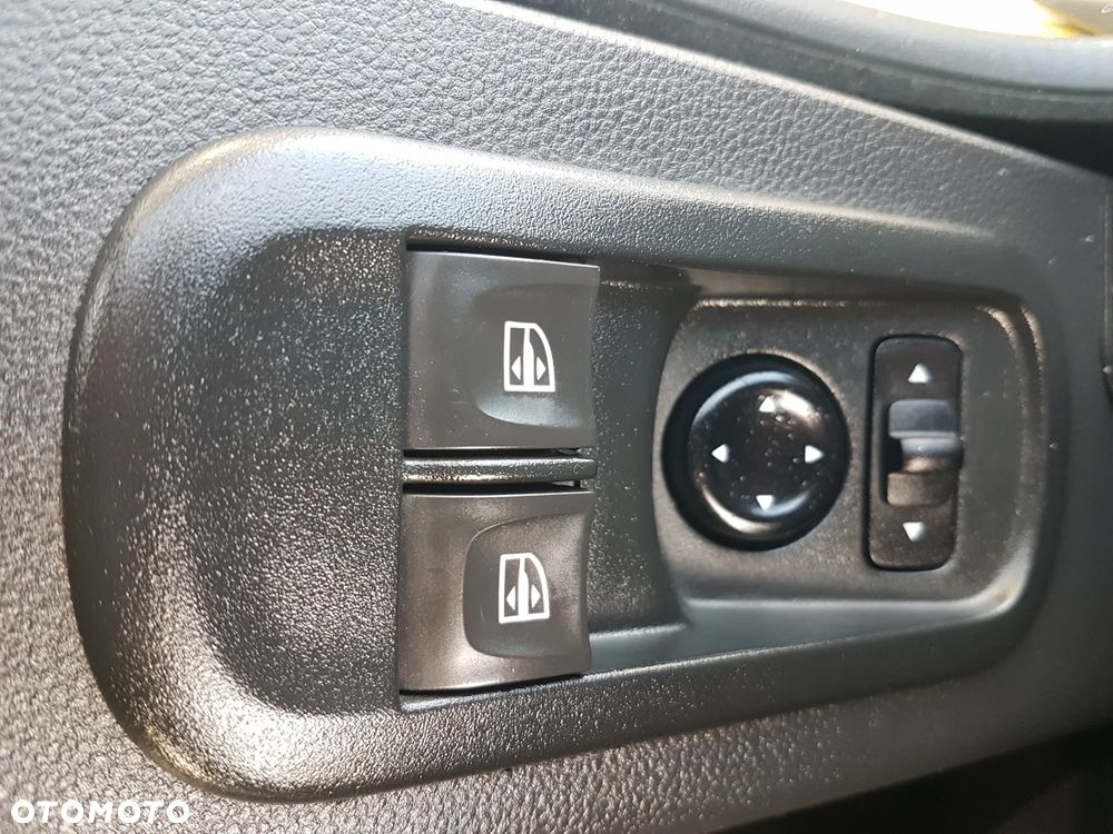 Renault MASTER KONTENER 8EP 4,23x2,25x2,25 KLIMA MANUAL KRAJOWY 6-BIEGÓW - 9