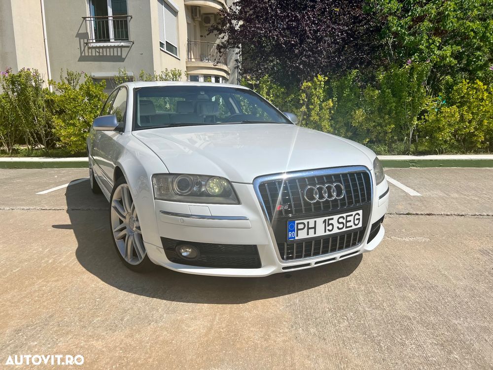 Audi S8 - 1