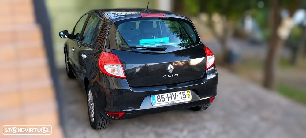 Renault Clio 1.2 16V Authentique - 4