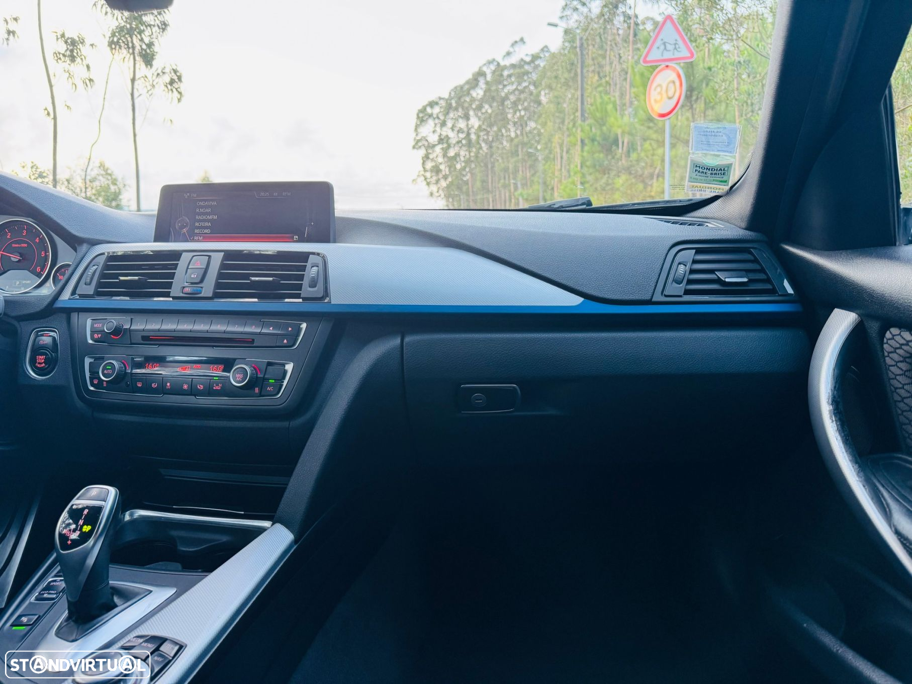 BMW 320 d Touring Auto Pack M - 35