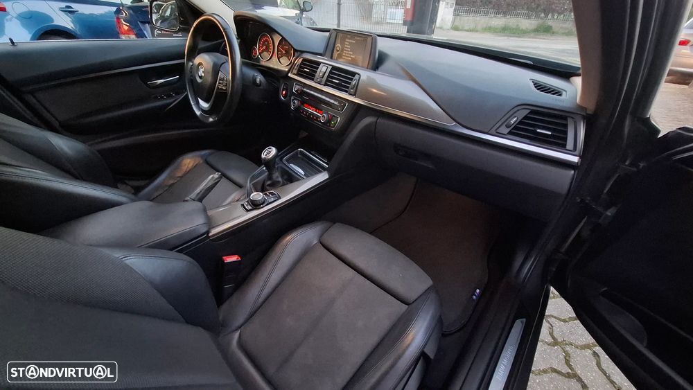 BMW 318 d Line Sport - 26